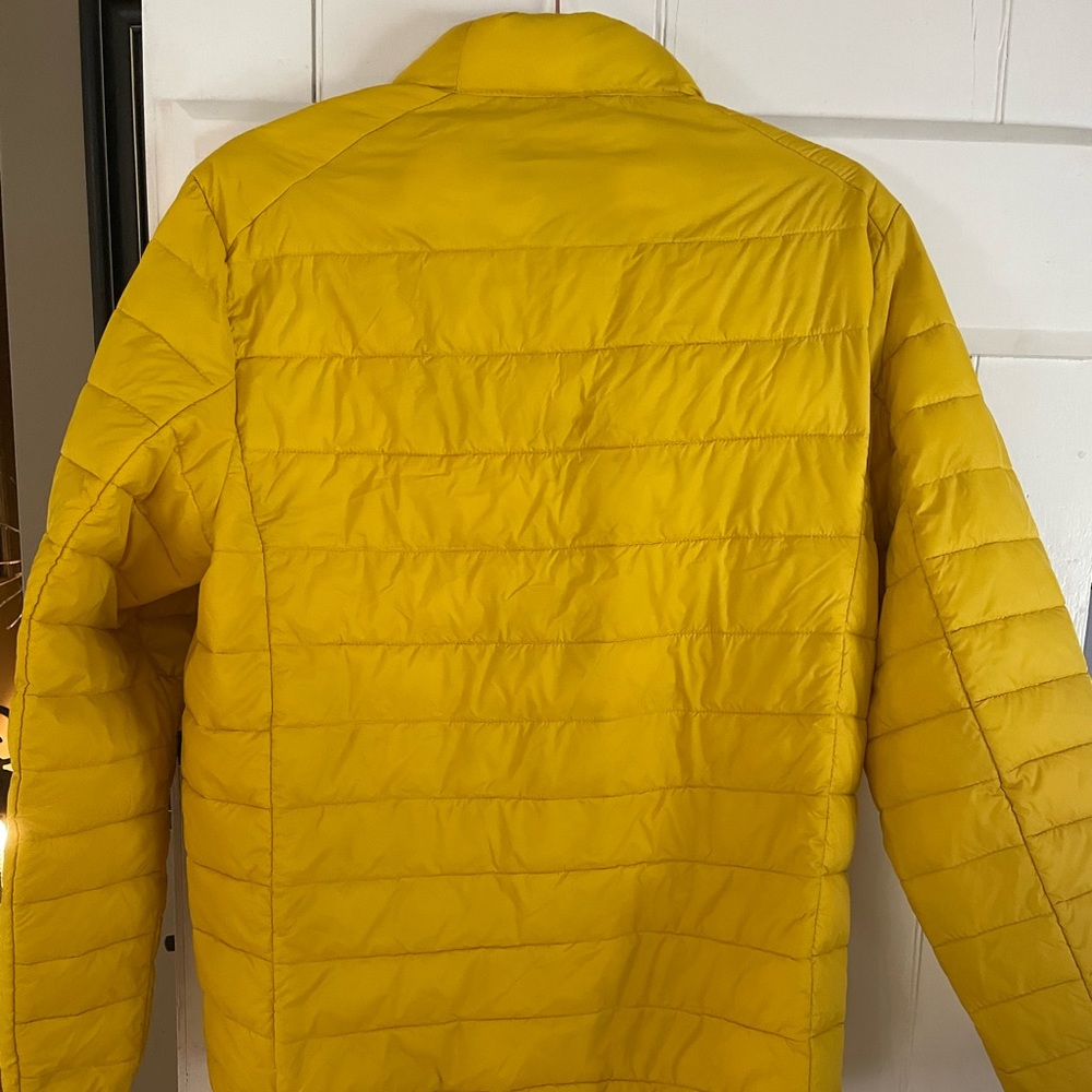 “Amazon Essentials”lightweight jacket in size M